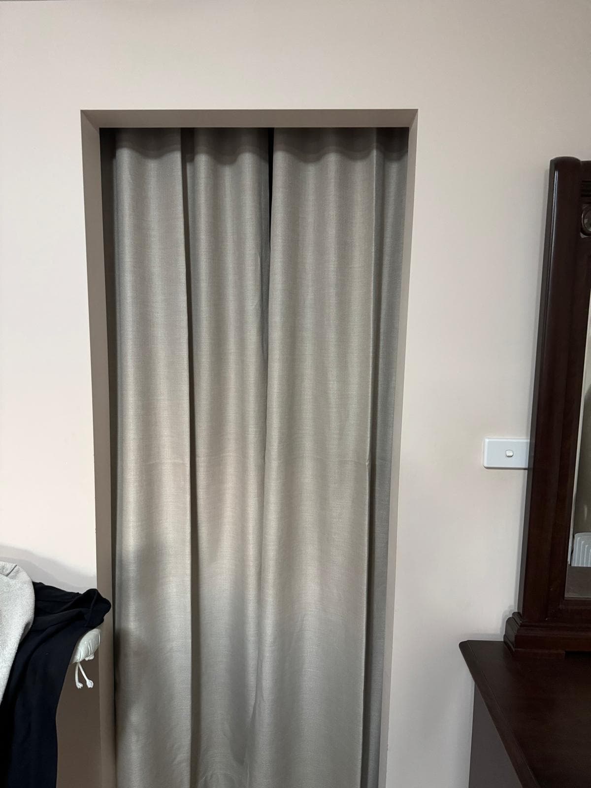 Custom Roman blinds for Melbourne homes